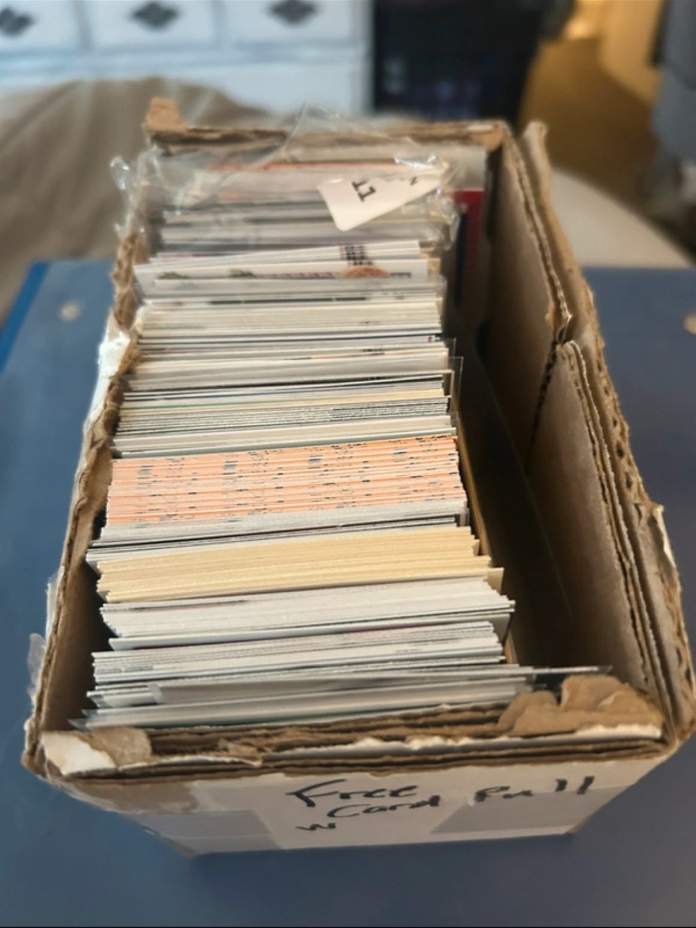 100 mixed sports cards and a graded Aston Jeanty.